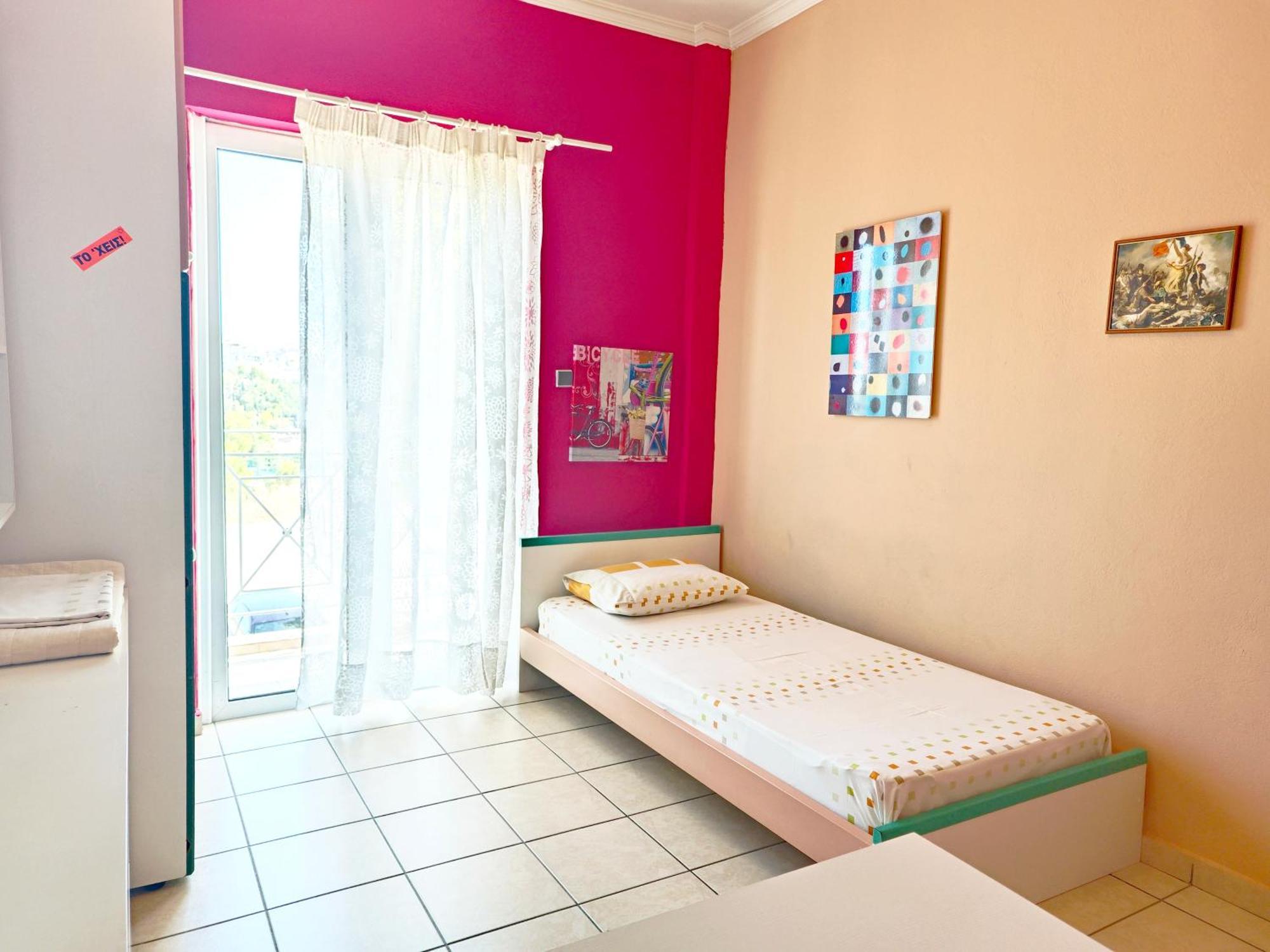 Spacious & Bright Flat With Balcony Lavrio Exterior photo